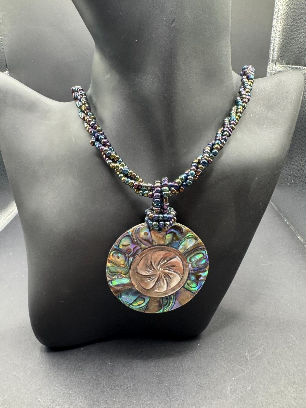 Vtg Iridescent Abalone Round Pendant Multicolor Mix Beaded Necklace 19"